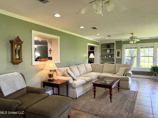 4 Sun Court, Natchez, MS 39120