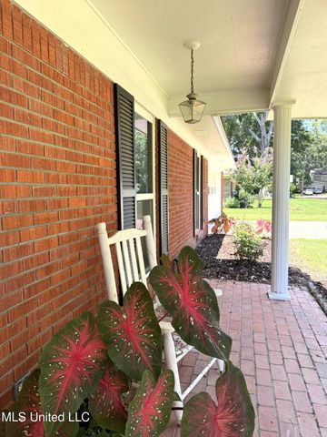 4 Sun Court, Natchez, MS 39120