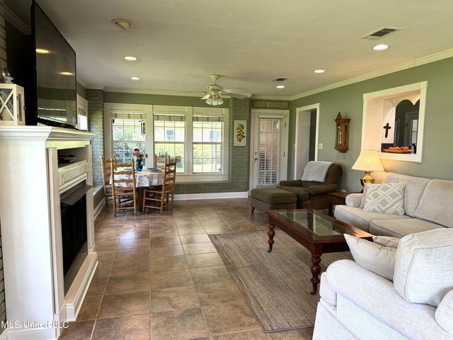4 Sun Court, Natchez, MS 39120