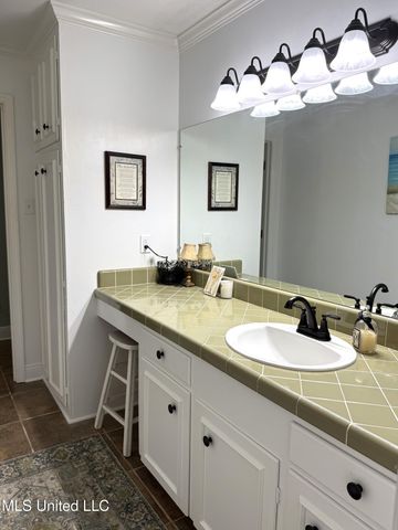 4 Sun Court, Natchez, MS 39120