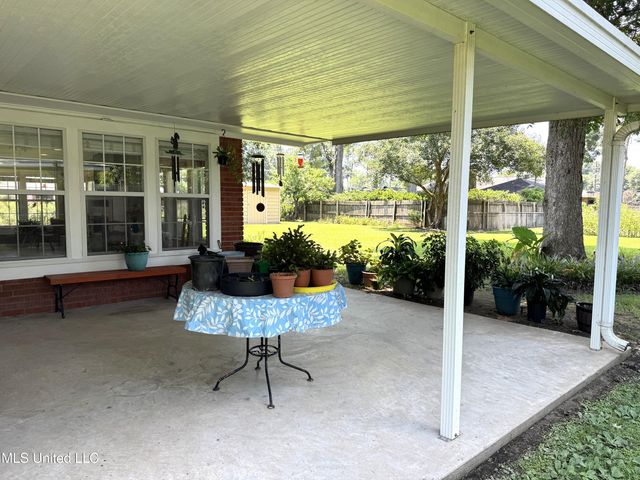 4 Sun Court, Natchez, MS 39120