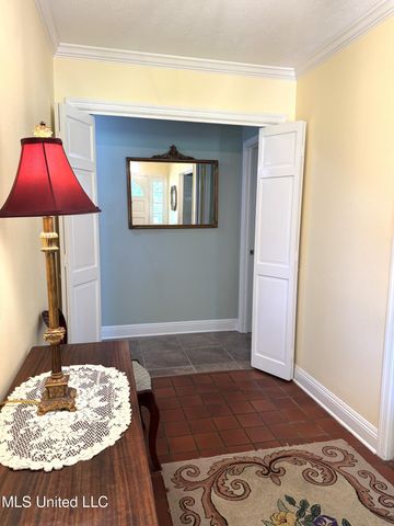 4 Sun Court, Natchez, MS 39120