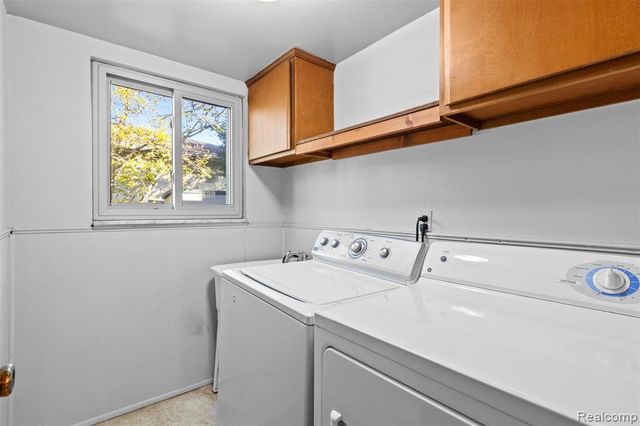 2846 Teasdale Drive, Troy, MI 48083