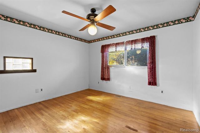 2846 Teasdale Drive, Troy, MI 48083