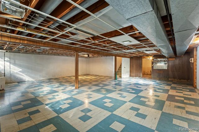 2846 Teasdale Drive, Troy, MI 48083