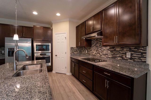 543 Aventurine Ave, St Augustine, FL 32086