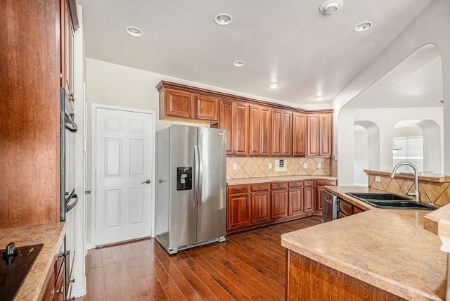 605 Port Royale Way, Euless, TX 76039