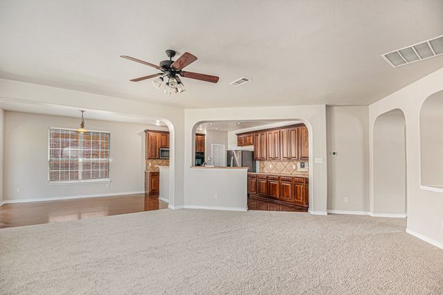 605 Port Royale Way, Euless, TX 76039