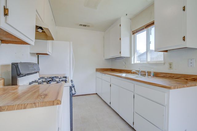 1365 Andrew Avenue, Anderson, CA 96007