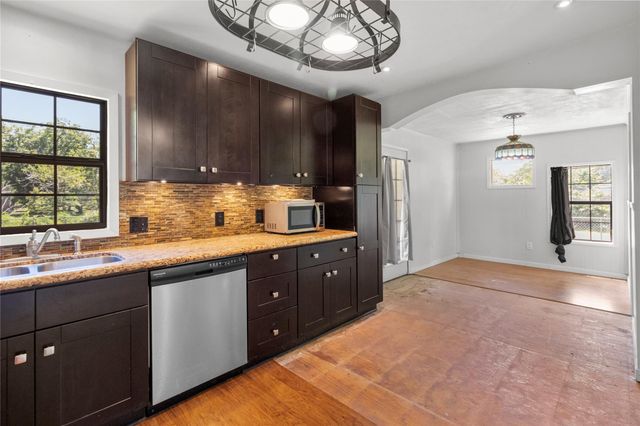2813 Avenue H, San Leon, TX 77539