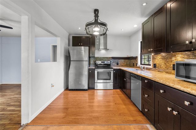 2813 Avenue H, San Leon, TX 77539