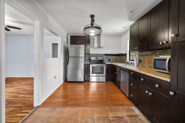 2813 Avenue H, San Leon, TX 77539