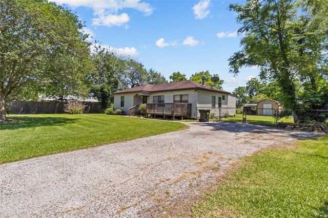 2813 Avenue H, San Leon, TX 77539