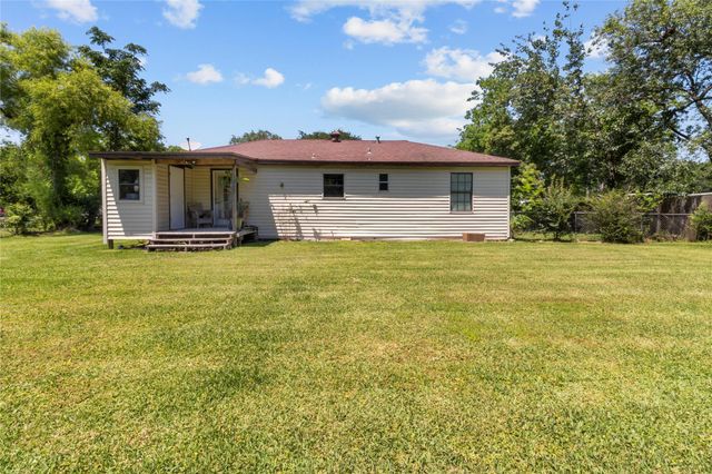 2813 Avenue H, San Leon, TX 77539