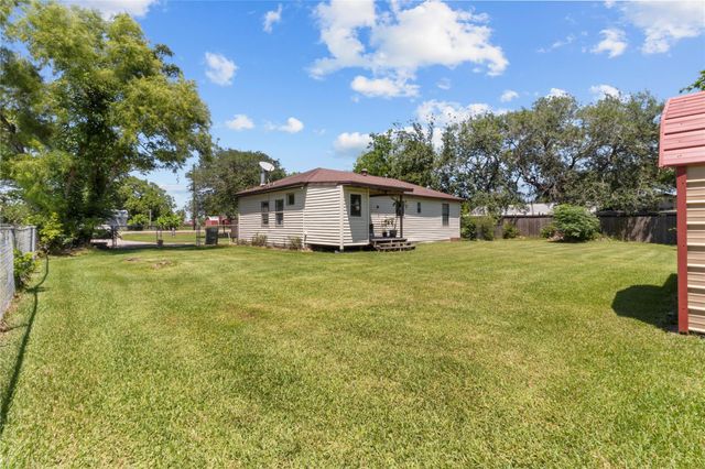 2813 Avenue H, San Leon, TX 77539