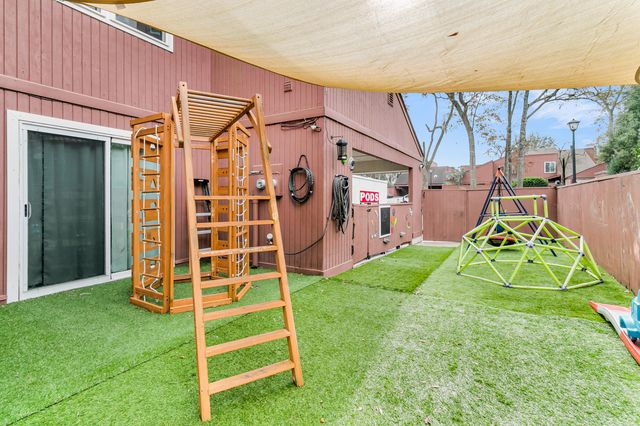 104 Kings Way, Summerville, SC 29485