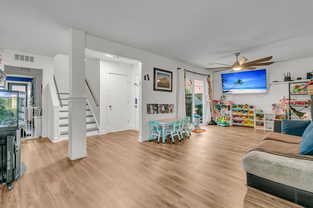 104 Kings Way, Summerville, SC 29485