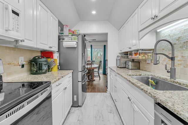 104 Kings Way, Summerville, SC 29485