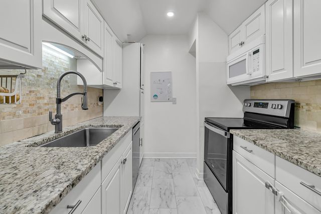 104 Kings Way, Summerville, SC 29485