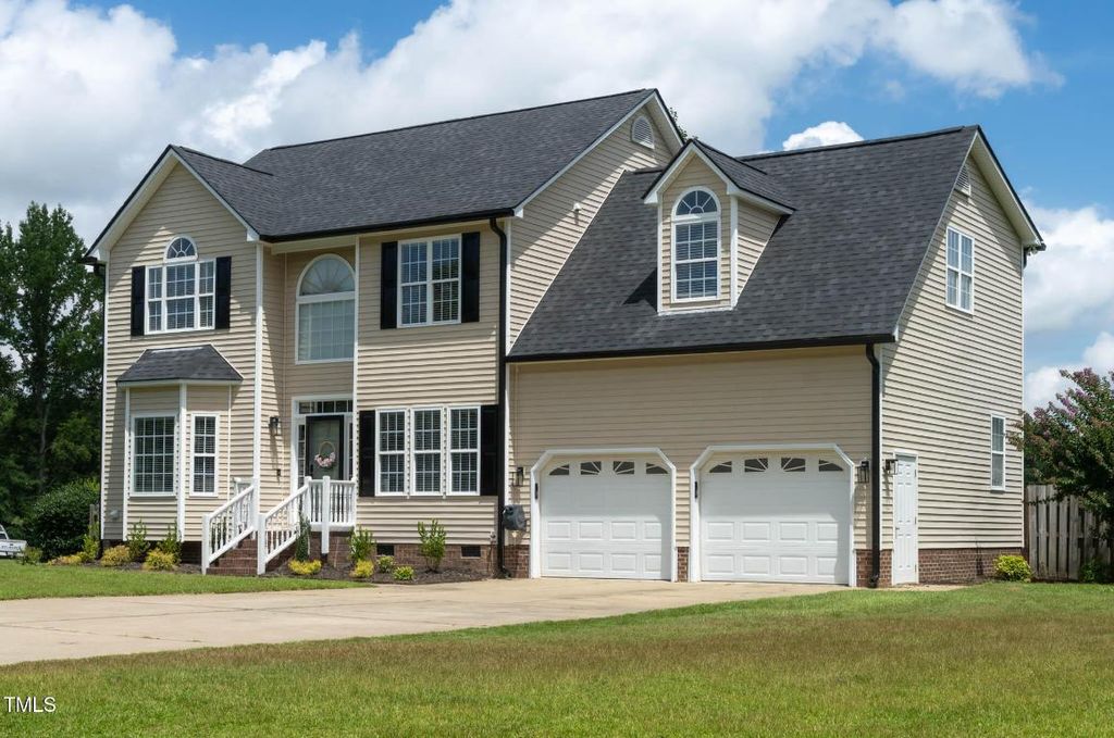 5564 Spence Plantation Lane, Holly Springs, NC 27540