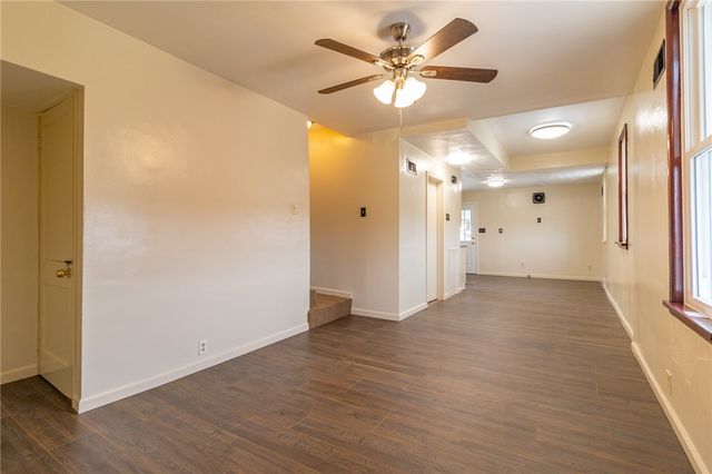 700 6th St, Glassport, PA 15045