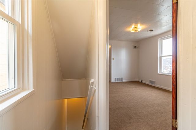 700 6th St, Glassport, PA 15045