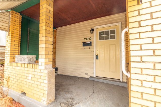 700 6th St, Glassport, PA 15045