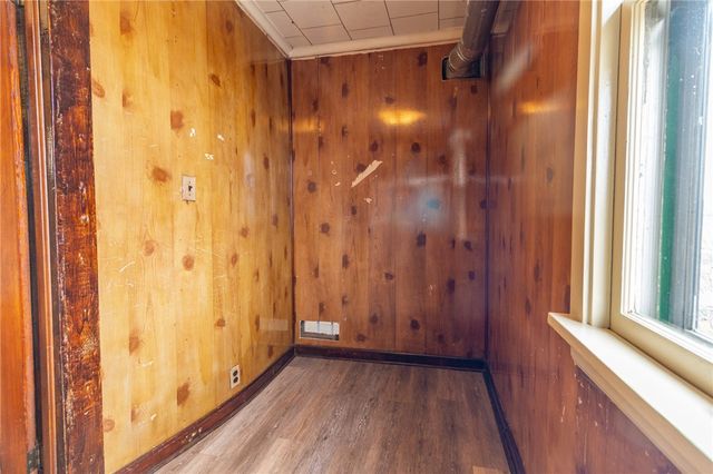 700 6th St, Glassport, PA 15045