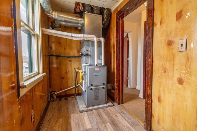 700 6th St, Glassport, PA 15045