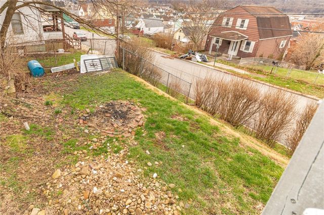 700 6th St, Glassport, PA 15045