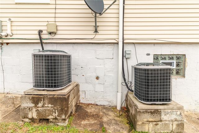 700 6th St, Glassport, PA 15045