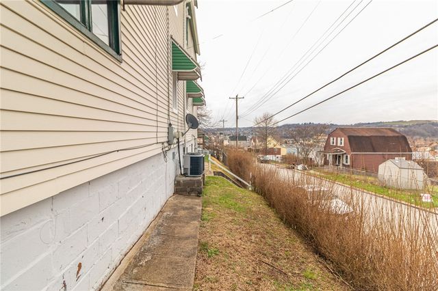 700 6th St, Glassport, PA 15045