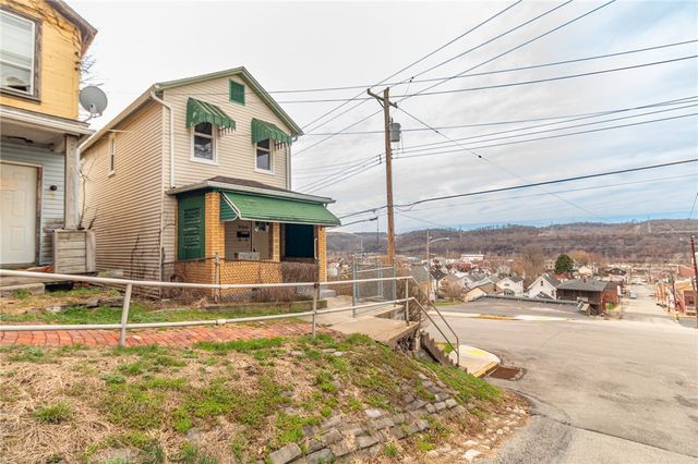 700 6th St, Glassport, PA 15045