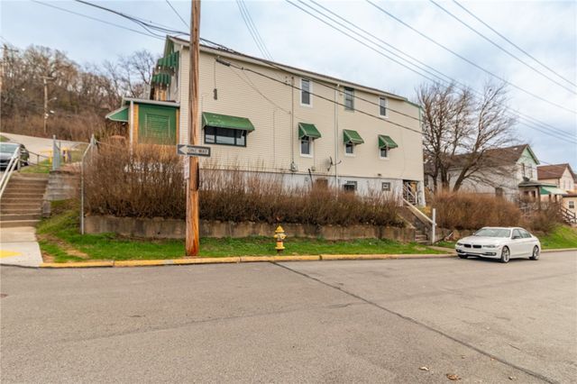 700 6th St, Glassport, PA 15045