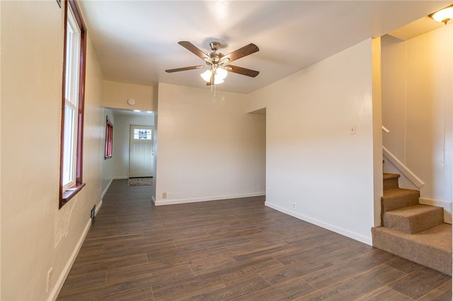 700 6th St, Glassport, PA 15045