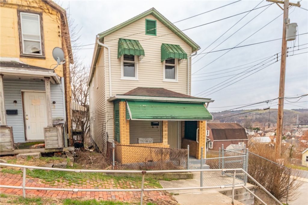 700 6th St, Glassport, PA 15045