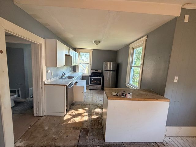 519 Margaret St, Mt Oliver, PA 15210