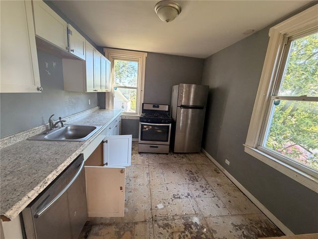 519 Margaret St, Mt Oliver, PA 15210