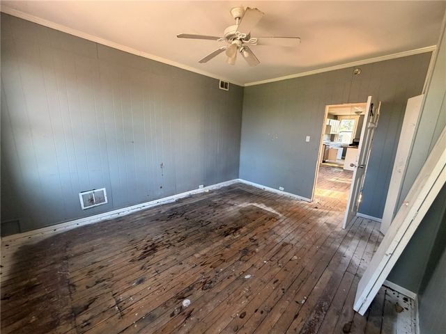519 Margaret St, Mt Oliver, PA 15210