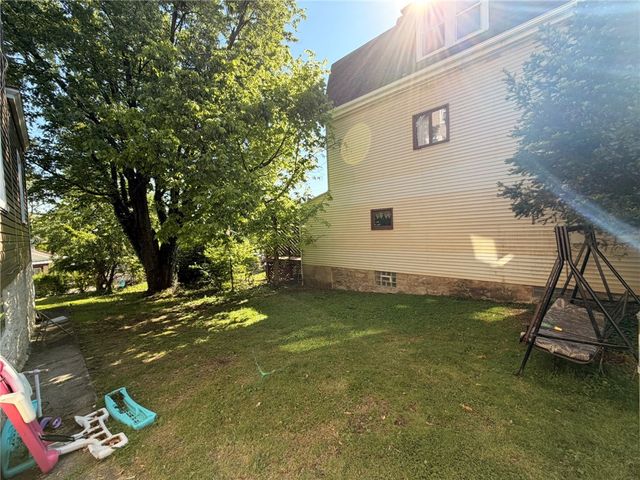 519 Margaret St, Mt Oliver, PA 15210