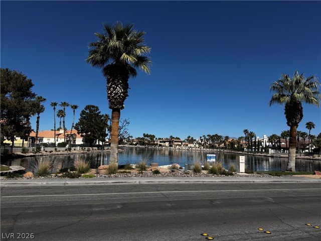 8248 Dolphin Bay Court, Las Vegas, NV 89128