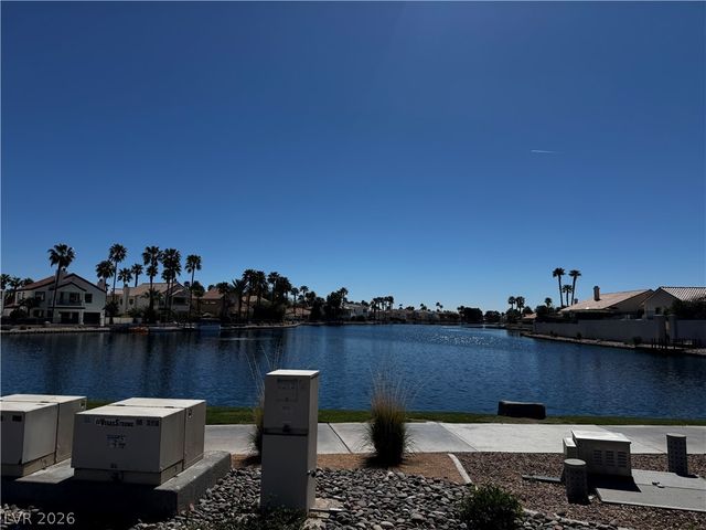 8248 Dolphin Bay Court, Las Vegas, NV 89128