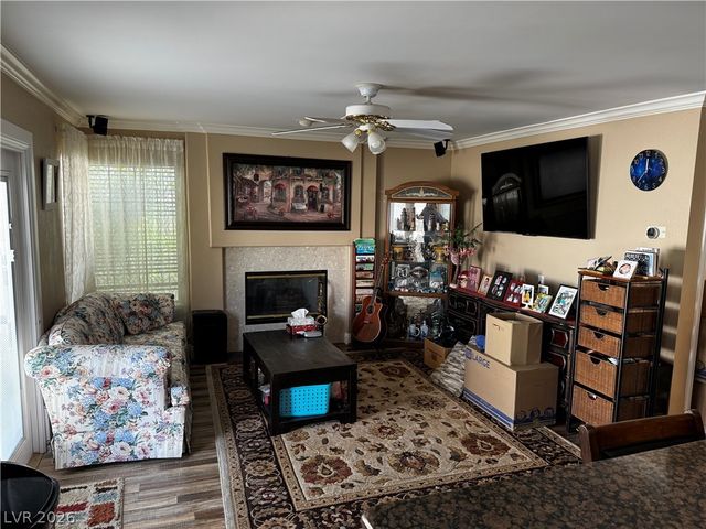 8248 Dolphin Bay Court, Las Vegas, NV 89128