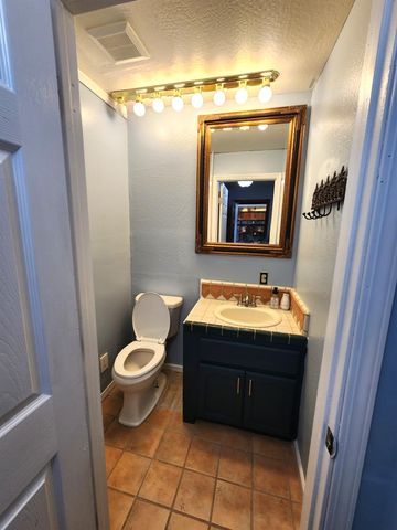 19500 Jesus Maria Rd, Mokelumne Hill, CA 95245