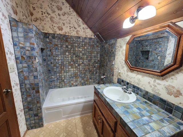 19500 Jesus Maria Rd, Mokelumne Hill, CA 95245