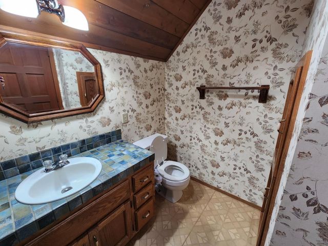 19500 Jesus Maria Rd, Mokelumne Hill, CA 95245