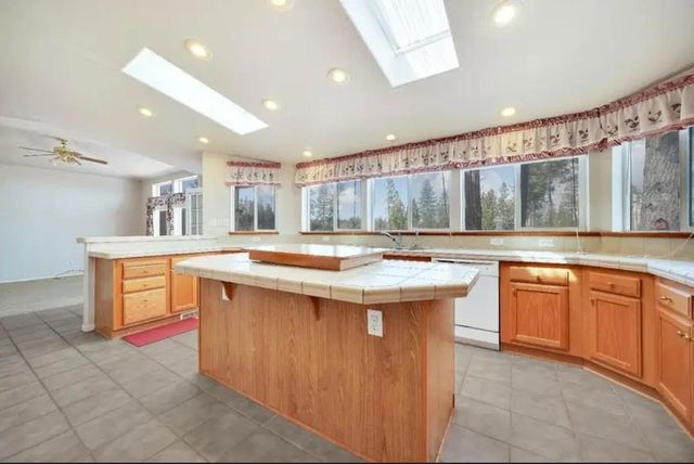 19500 Jesus Maria Rd, Mokelumne Hill, CA 95245