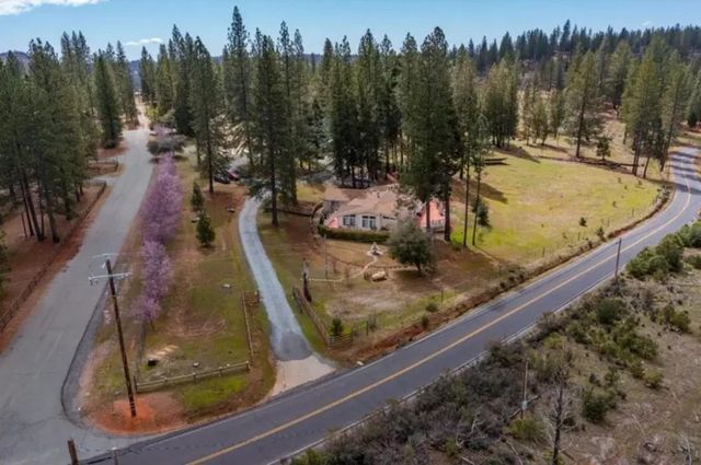 19500 Jesus Maria Rd, Mokelumne Hill, CA 95245