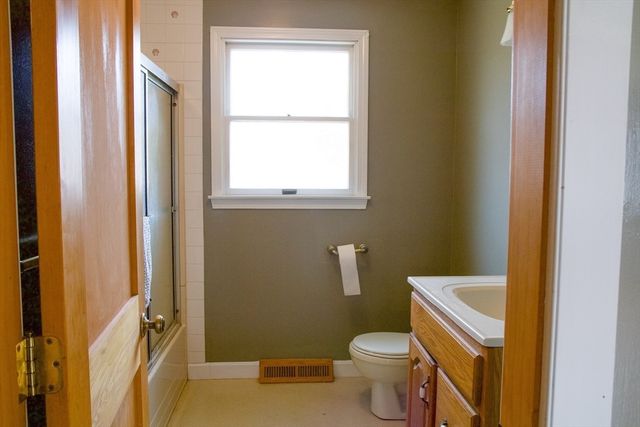 7 Marina Dr, Mattapoisett, MA 02739