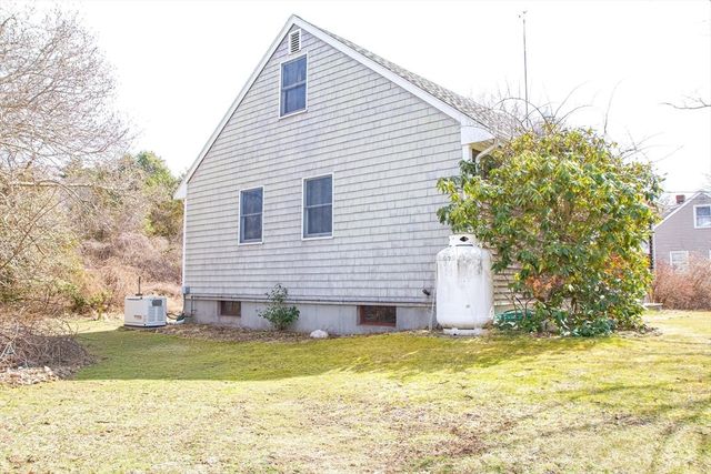 7 Marina Dr, Mattapoisett, MA 02739